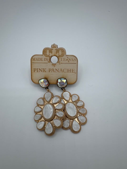 Pearlized Fancy Oval Earring