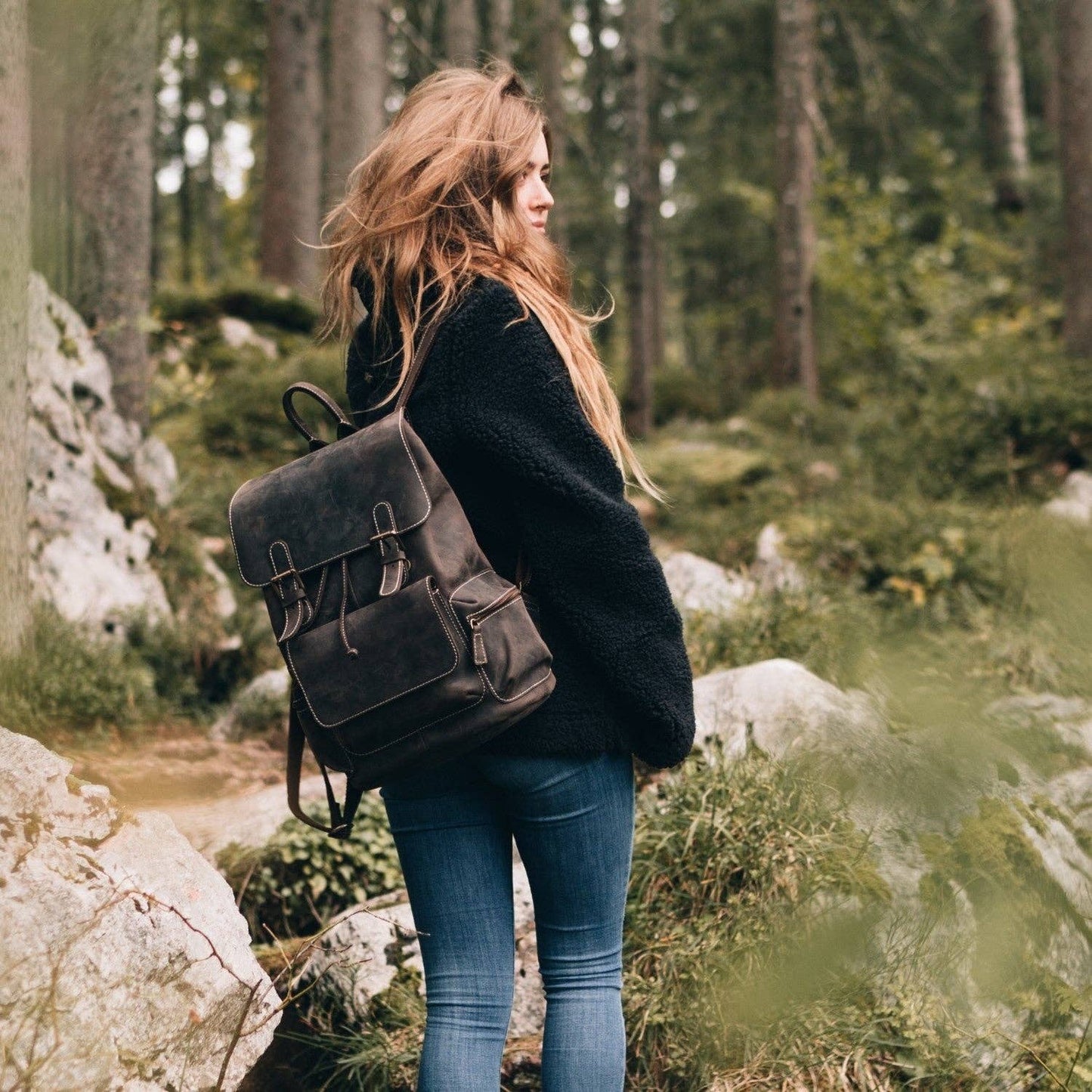 Londo - MegaGear Valley Handcrafted Top Grain Leather Backpack: Camel