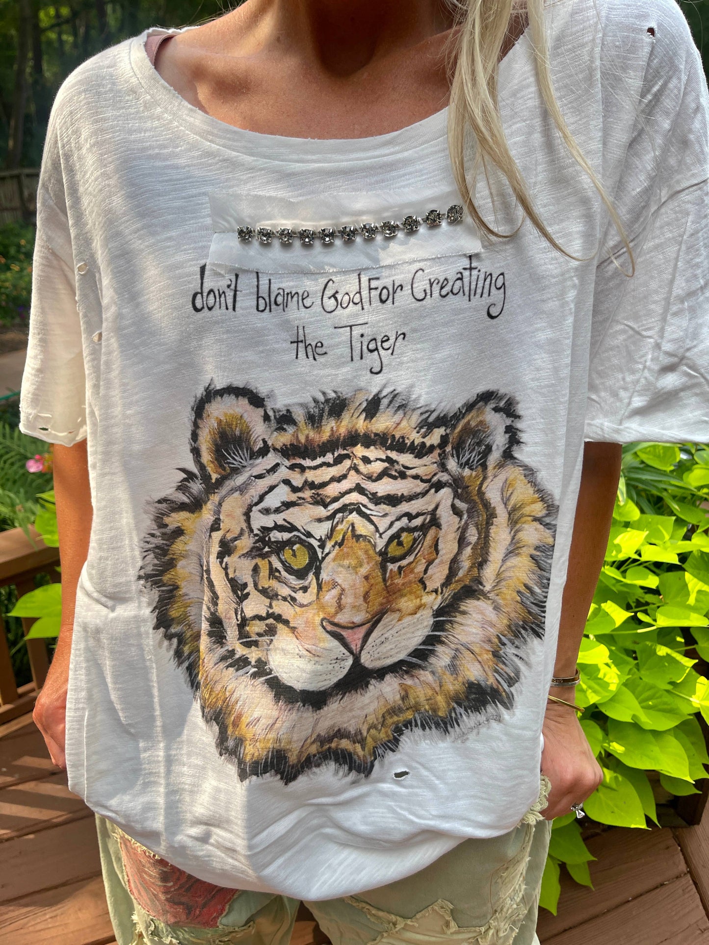 A Rare Bird Shop - Wingless Tiger Distressed Shirt