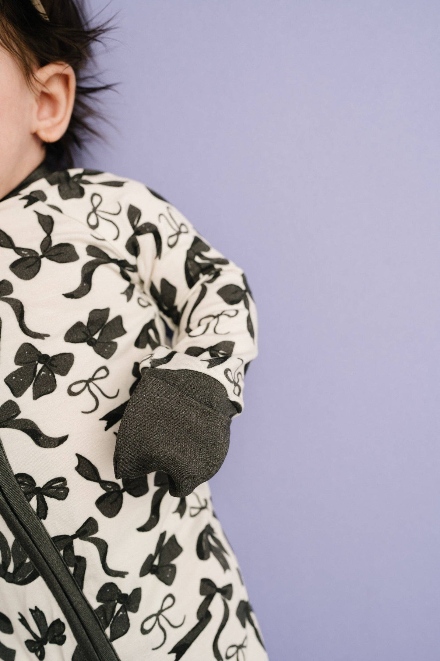 Little One Shop - Monochrome Bows Bamboo Sleeper