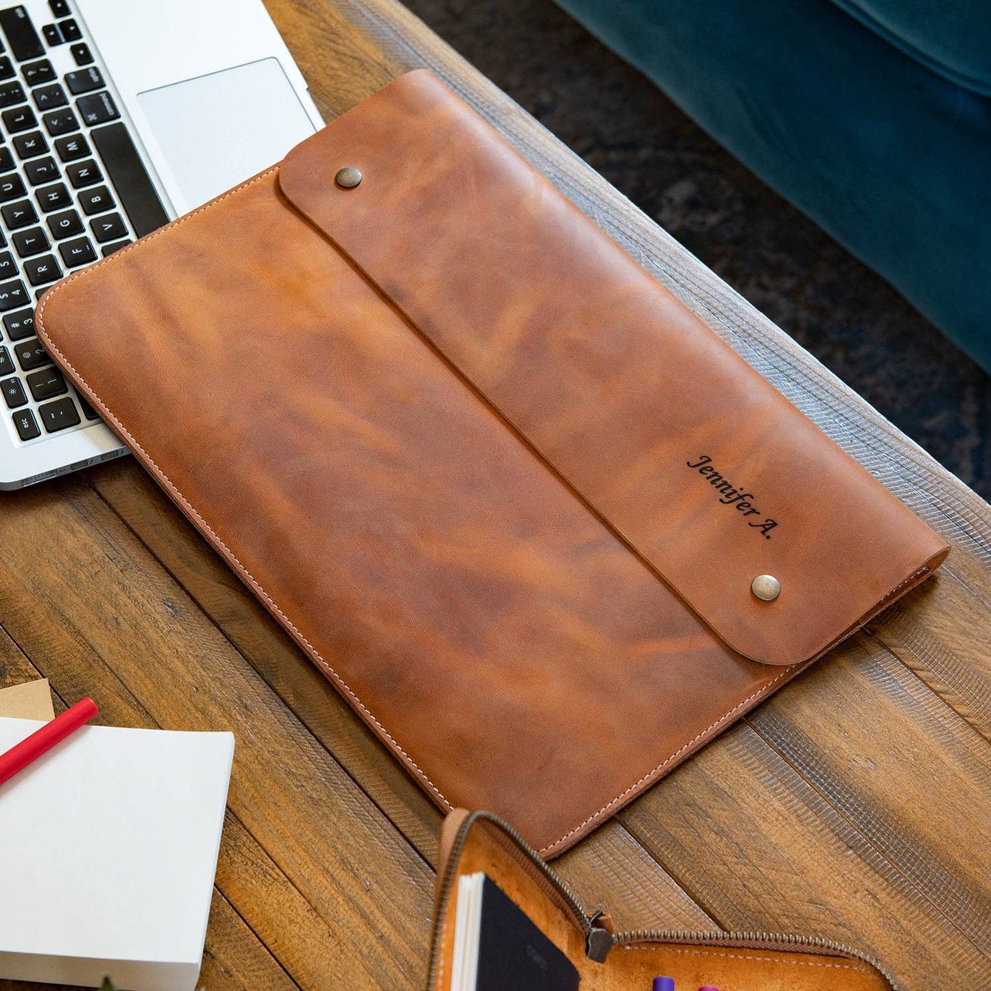 Londo - MegaGear Fine Leather and Sleeve Bag for MacBook Pro, MacBoo: Camel / 14 inch