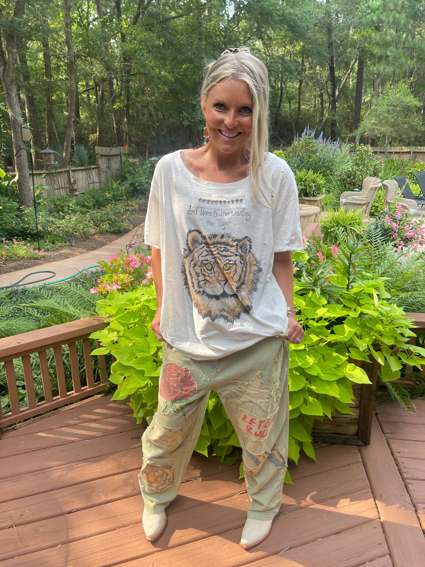 A Rare Bird Shop - Wingless Tiger Distressed Shirt