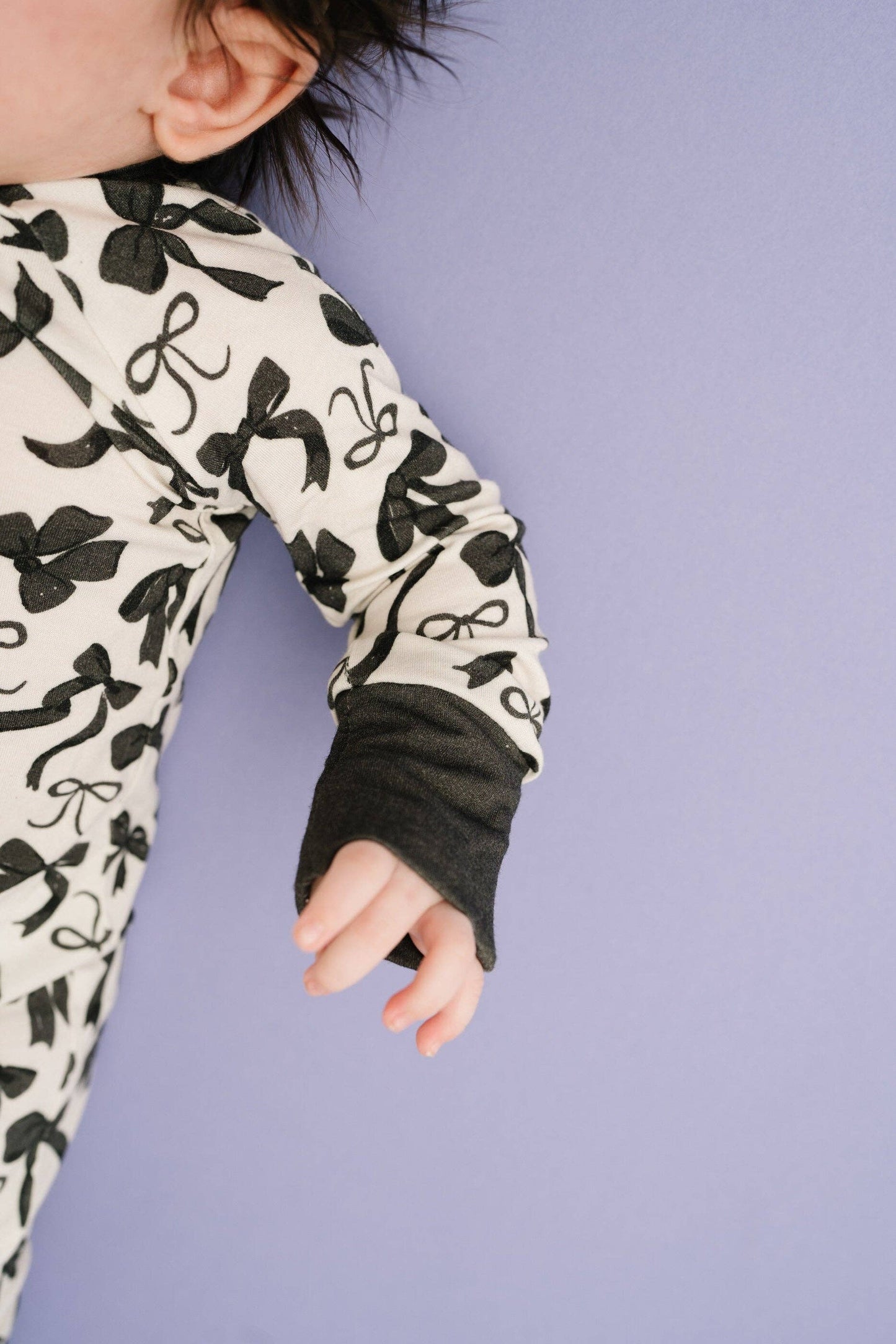 Little One Shop - Monochrome Bows Bamboo Sleeper