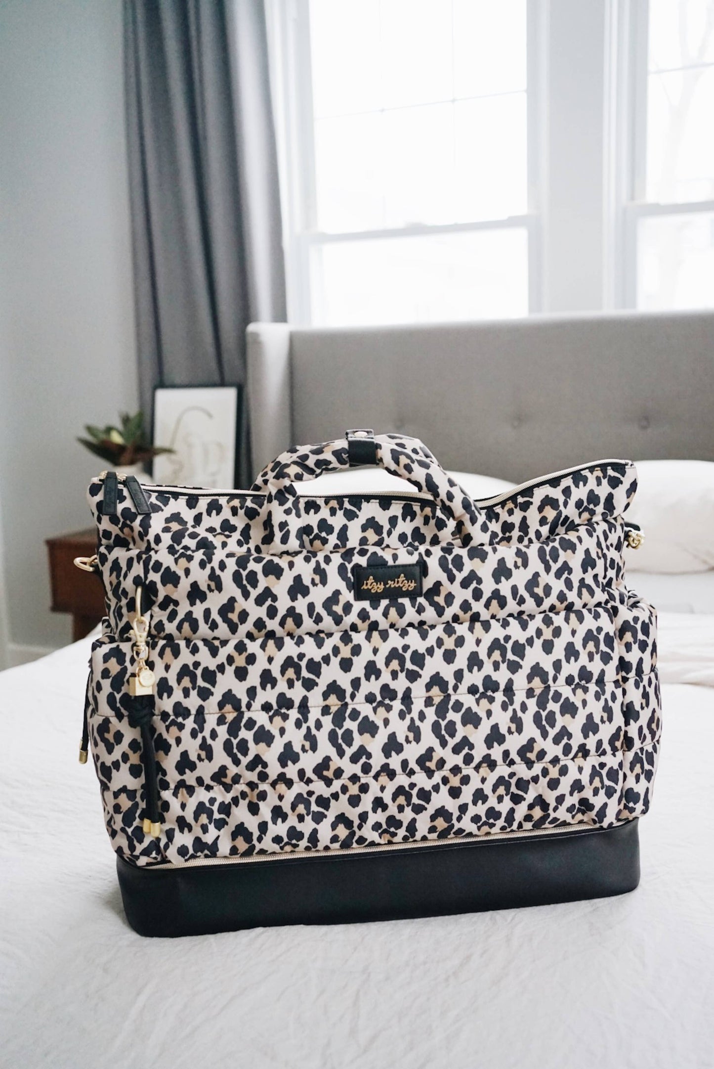 Itzy Ritzy - *OUTLET* Dream Weekender™ Leopard Diaper Bag