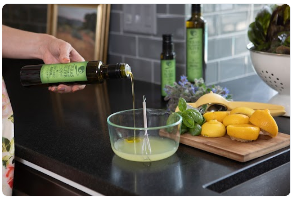 Texas Hill Country Olive Co. - Basil Infused Olive Oil - 100ml.