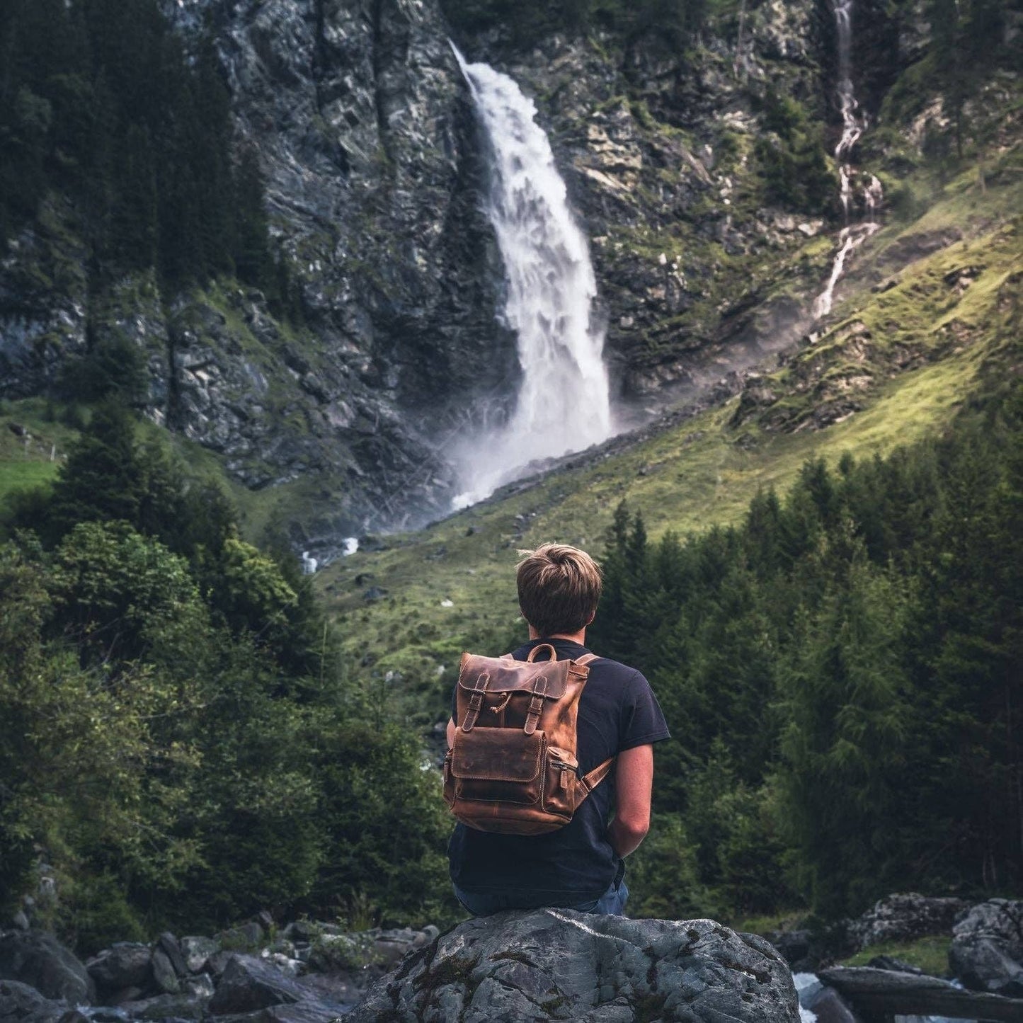 Londo - MegaGear Valley Handcrafted Top Grain Leather Backpack: Camel