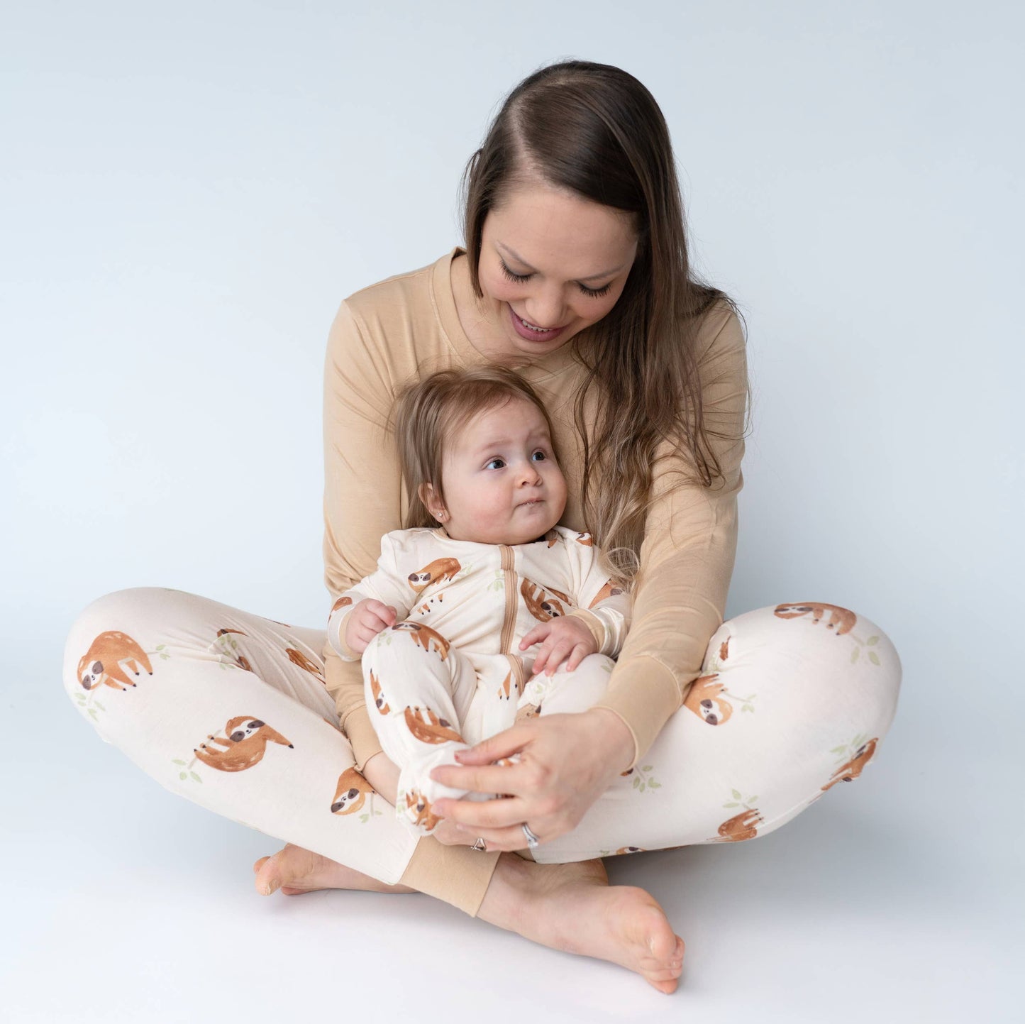 Women's Bamboo Long Sleeve Fitted Pajama Set: XL / Prairie/Sleepy Sloth Print